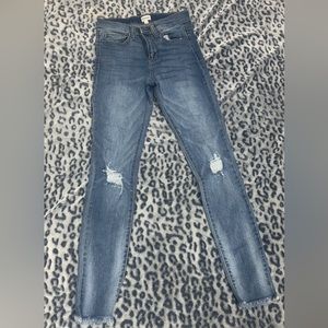 Juniors size 1 length 25” Sneek Peek jeans